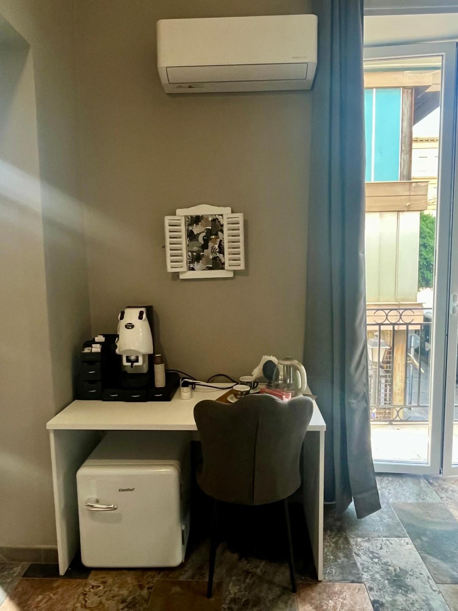 B&B Dimora Emily ปาแลร์โม ภายนอก รูปภาพ